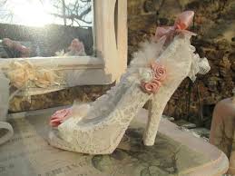 The official shabby chic™ instagram, founded by rachel ashwell for home decor inspiration. Tenue De Gala Shabby Chic Creation Au Grenier Cosy Un Grand Marche