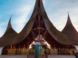 The attractions reflect elements from ancient myths and legends, fairy tales, fables. Efteling Tickets Sichern Freizeitparkdeals