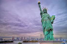 The japanese statue of liberty is located next to the sea in front of the aqua city building in the odaiba island (the best way to get there is using the yurikamome line and stop at the daiba station). Liberty In Japan Spent The Day Showing A Friend From New Z Flickr