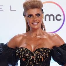 أتجوزت أخين عشان بحب حماتى..5 صور وضعت فيدرا فى مأزق