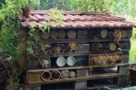 Do It Yourself Insektenhotel Mit Bildern Insektenhotel Insektenhotel Selber Bauen Insektenhotel Bauen