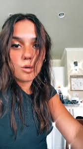 Isabella Snell's Instagram, Twitter & Facebook