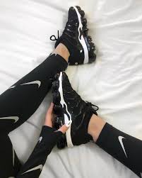 Sneakcorner On Instagram Vapormax Plus Naaarciii Sneakers Fashion Nike Outfits Fashion