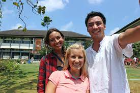 Students will have access to excursions and workshops through the bali institute for global renewal to experience the true heart of bali. Udayana University Balis Fuhrende Internationale Uni Indojunkie