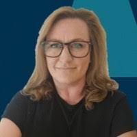 Elisa Reece's Instagram, Twitter & Facebook