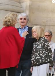 Laurence Badie Obseques De Jean Marc Thibault En L Eglise Saint Roch A Paris Le 12 Juin 2017 Purepeople Extraits, bernadette de lourdes, pt. laurence badie obseques de jean marc