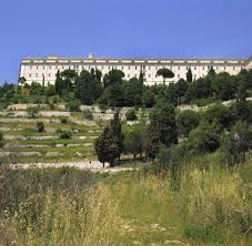 Montecassino (also spelled monte cassino), a small town about 80 miles south of rome, is the home of the sacred relics and monastery of st. Zweiter Weltkrieg Die Sinnlose Bombardierung Von Monte Cassino Welt