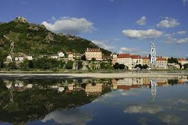 Würzig, gehaltvoll, oder eben federleicht und spielerisch. Wachauer Weinblick Welterbesteig Wachau Das Weitwandern Portal