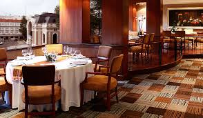 Nha Hang Reflections Lầu 3 Khach Sạn Caravelle Trước đay La Nha Hang Asian Reflections Sau Nay được Nang Cấp Va Ra Mắt Cong C Hotel Luxury Hotel Fine Dining