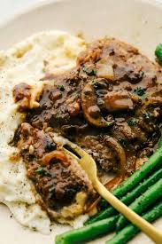 Add cornstarch slurry and turn slow cooker to high. Easy Beef Cube Steak With The Best Mushroom Gravy The Recipe Critic