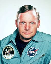 301 Likes 6 Comments Astronomy Films Astrofilmsyt On Instagram Portrait Of Astronaut Neil Armstrong Wearing His Apollo 11 In 2020 Neil Armstrong Man On The Moon