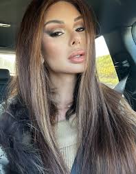 Marie-eve Meve Lapierre added a...