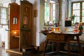 Das lola montez haus ist im wunderschönen harlaching am isarhochufer, der sogenannten hochleite gelegen. Lola Montez Haus In Harlaching Goldstuck