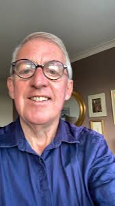 Hi Sidmouth! Just wondering whether there are any other screenwriters or  script doctors in town who would like to meet up for a coffee sometime, to  share experiences about writing and films?