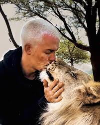 Dean Schneider On Instagram It S All About Understanding One Another We All Speak Different Lang Cute Wild Animals Animals Beautiful Majestic Animals