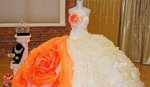 Disenadora Sondra Celli Biografia Buscar Con Google Vestidos De Novia De Colores Vestido De Gitana Vestidos De Novia