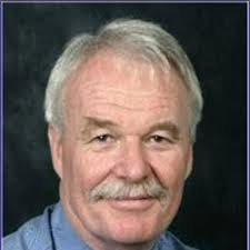 Robert Smee's Instagram, Twitter & Facebook