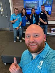 Dustin-Lee Tucker (@DustinLee_Goat)