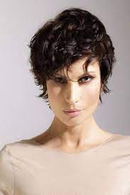 Short Curly Hairstyles So Pretty So Easy Visual Makeover Kurze Lockige Frisuren Kurzhaarfrisuren Lockige Frisuren