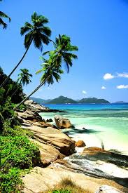 Seychelles, one of the world's smallest countries. Seychelles Idee Per Viaggiare Beaches In The World Beautiful Places To Visit Vacation Spots