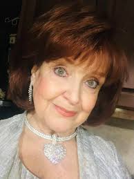 If my hair was thicker, I'd wear it long! I love long silver hair 💕