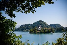 Zobacz słowenia, jezioro, lasy, góry, jesień, pobierz tapetę, ustaw na pulpicie! Trasa Kranj Skofja Loka Jezioro Bled Przelecz Vrsic I Piran Samochodem Po Europie