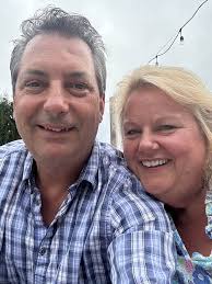 What restaurants are open for Thanksgiving dinner?