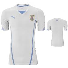 Wir bieten eine vielzahl von qualitativ hochwertigen repliken uruguay fussball trikot und shorts für sie und ihr team. Bild Trikot Uruguay Auswarts Fur Die Weltmeisterschaft 2014 In Brasilien Von Puma