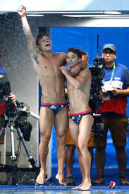 Tom daley is a british diver who won two olympic bronze medals. Tom Daley S Reaction To Bronze Medal Win At Rio Olympics Is Adorable