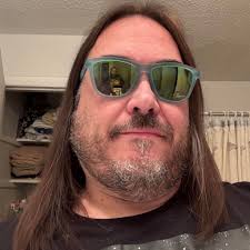 And now for something completely different, are there any Magic: The  Gathering fans here? This is the artprint of illustration I made for new  Mountain card @wizards_magic commisioned me to design a