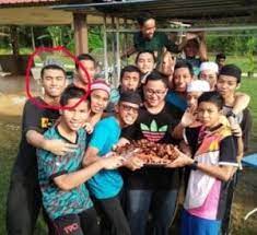 Seorang pelajar tahfiz dari indonesia, muhammad al fatih syukur, 18, ditemui mninggal dunia di bilik tidurnya di mesir pada 9 februari lalu dipercayai akibat ser4ngan j4ntung. Meninggal Dunia Di Bulan Ramadhan Antara Azam Pelajar Tahfiz Nahas Van Kisah Dunia
