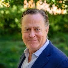 Shannon Thatcher's Instagram, Twitter & Facebook