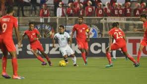 Tendangan bebas dilakukan dari luar garis lapangan. Segala Hal Yang Perlu Kalian Ketahui Tentang Lemparan Ke Dalam Pandit Football Indonesia