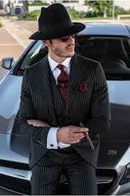 Charm'fou mariage vous accompagne pour trouver votre robe de mariée, votre costume de marié ainsi du 20 janvier au 16 février 2021, nous vous offrons votre essayage et 50% de remise sur une. Costumes Hommes De Mariage Collection Emotion 2021 Mario Moreno Moyano Comercial Moyano