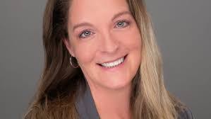 Robin Hummel's Instagram, Twitter & Facebook