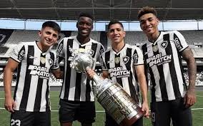 Flamengo busca a contração de ídolo do Botafogo; entenda