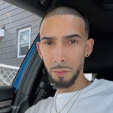 Jonathan Zayas's Instagram, Twitter & Facebook