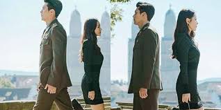 Drama ini bercerita tentang para psikiater yang lebih percaya penyembuhan dari pada pengobatan bagi pasiennya. 10 Fakta Drama Korea Crash Landing On You Yang Bikin Baper Nagita Hingga Prilly Merdeka Com