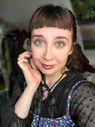 Amy Scheiner's Instagram, Twitter & Facebook