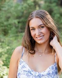 Erin Mcfarland's Instagram, Twitter & Facebook