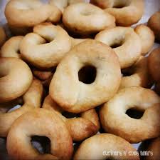 I taralli pugliesi sono facilissimi da preparare anche in casa, tutte le volte che vuoi: Impasto Taralli Cottura Forno Senza Bollitura Cucinare E Come Amare