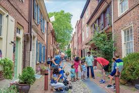 Wir starteten 2015 mit unserem hausbau, eine aufregende zeit mit vielen entscheidungen und wenig schlaf. Spaziergang Durch Die Altstadt In Philadelphia 2021 Tiefpreisgarantie