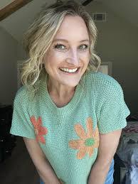 Anna Ducharme's Instagram, Twitter & Facebook