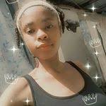 Evelyn Derocher's Instagram, Twitter & Facebook