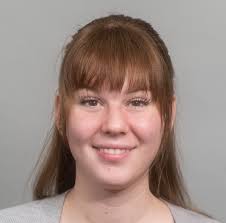 Robyn Fulton's Instagram, Twitter & Facebook