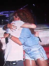 Eminem y Rihanna: Love The Way You Lie - Live 2011