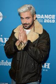 Zac Efron Debuts Platinum Blonde Hair While Promoting Ted Bundy Film Zac Efron Hair Platinum Blonde Hair Zac Efron