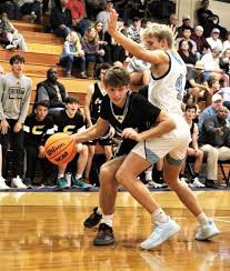 Mariners find support in 67-53 win over Croatan; Taylor, Walker step up to  help East up record to 4-1