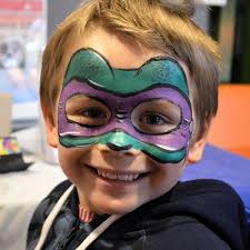 Kinder Schminken Fur Fasching Als Beliebte Superhelden Ideen Anleitungen Gesicht Malen Make Up Gesicht Kinderschminken