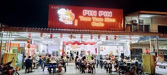 PIN PIN TOM YAM MEE CAFE